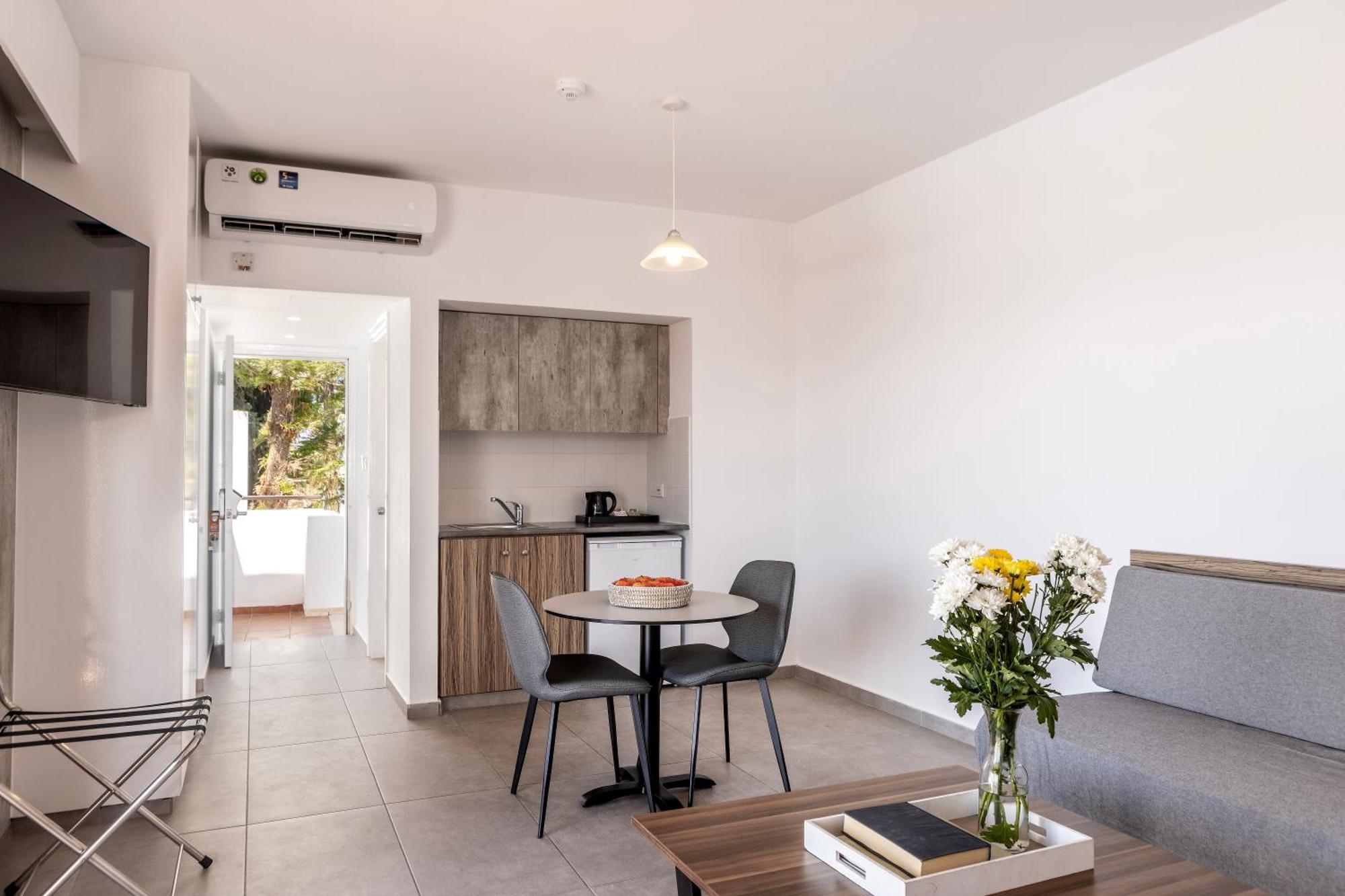 Kapetanios Aqua אתר נופש 4*