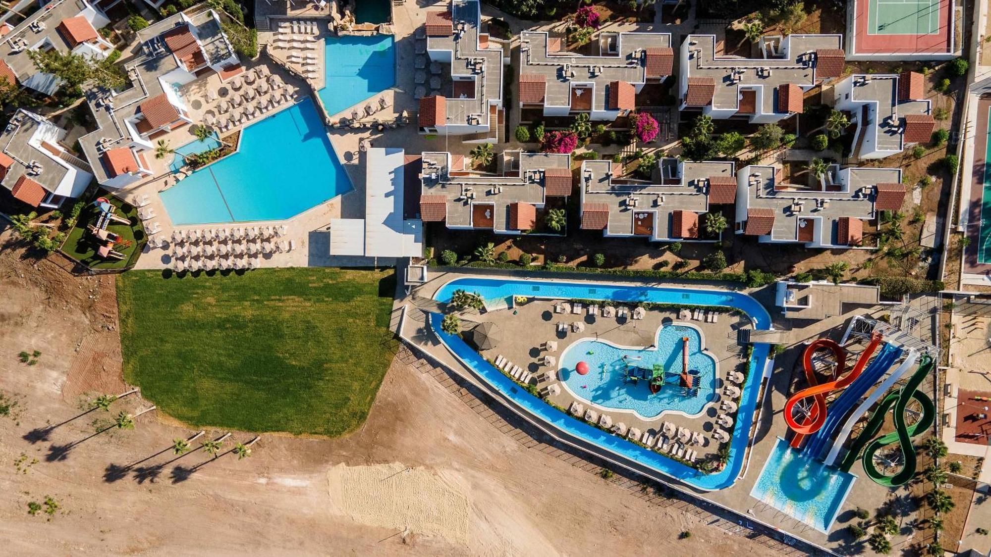 Kapetanios Aqua קורל ביי
